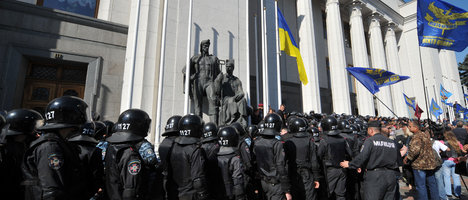 Ka septembris tulid T&scaron;ernob&otilde;li veteranid Ukraina parlamendihoone ette meelt avaldama.